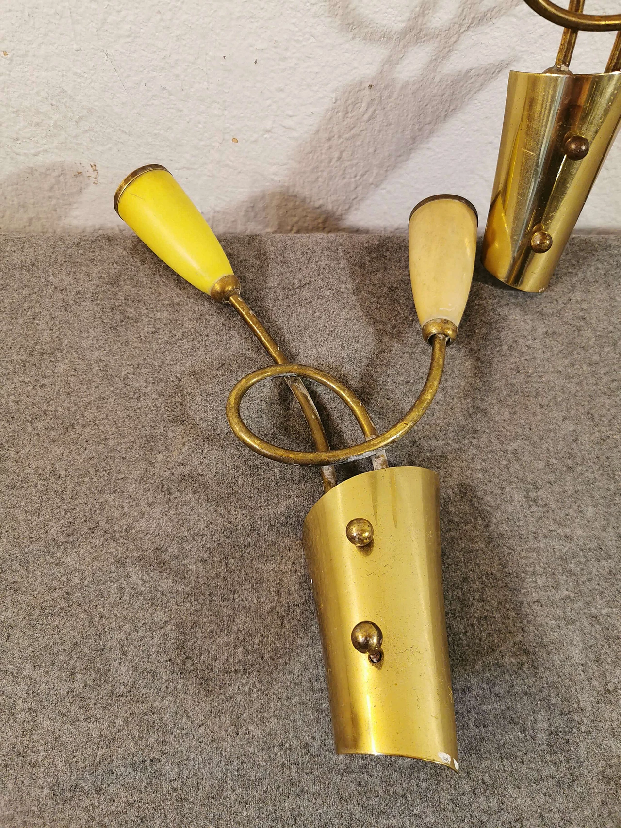 Lampada da parete in ottone e bachelite 1146107