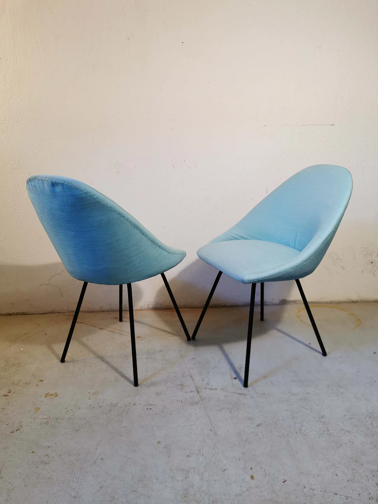Pair of chairs by Rossi di Albizzate 1146152