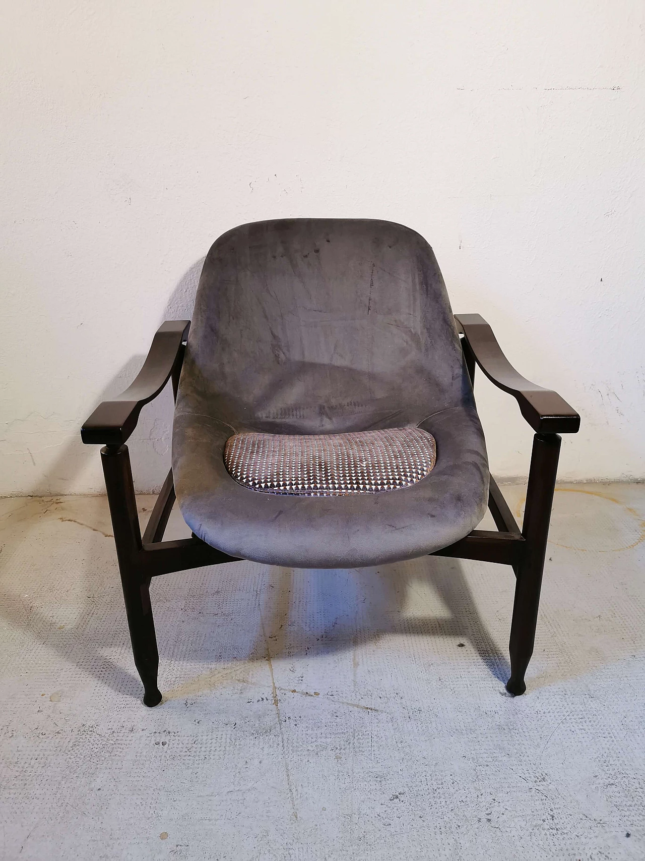 Pair of Scandinavian armchairs 1146164