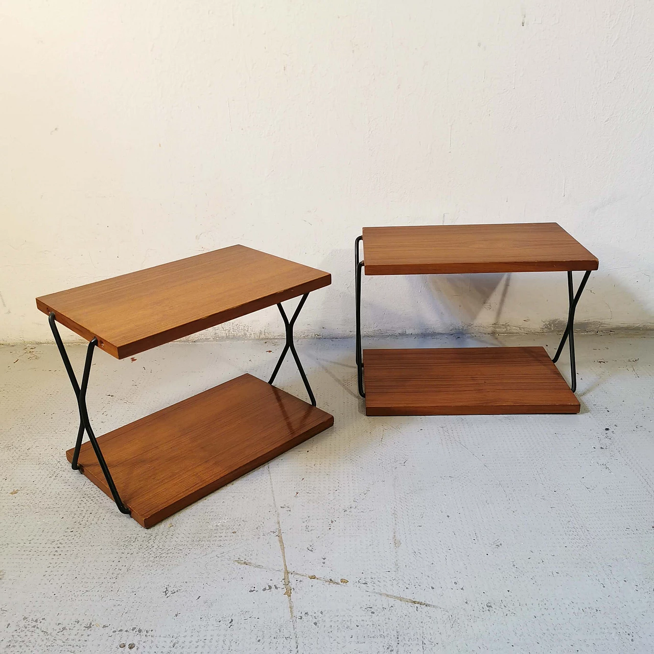 Coppia di mensole o comodini di Isa Bergamo 1146243