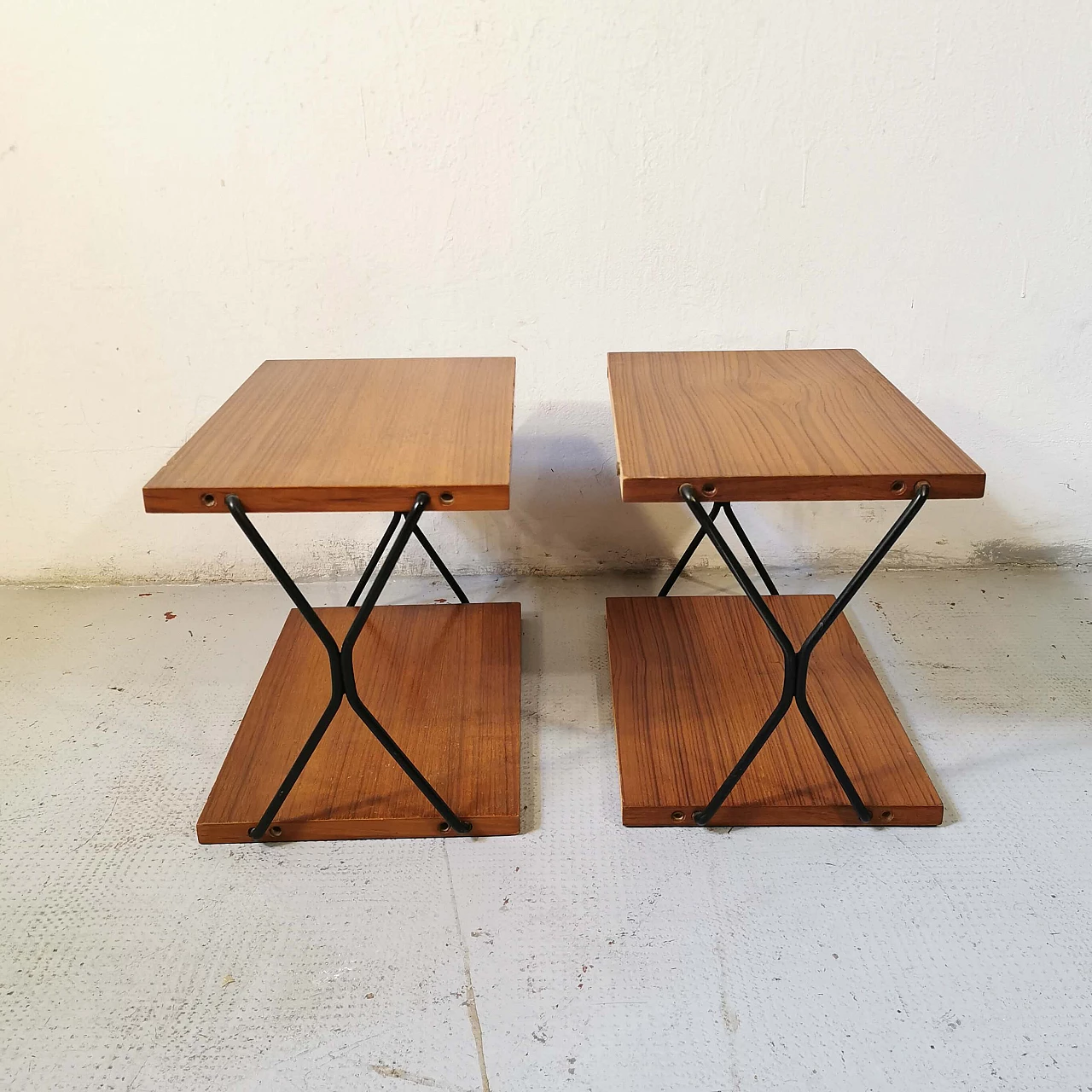 Coppia di mensole o comodini di Isa Bergamo 1146245