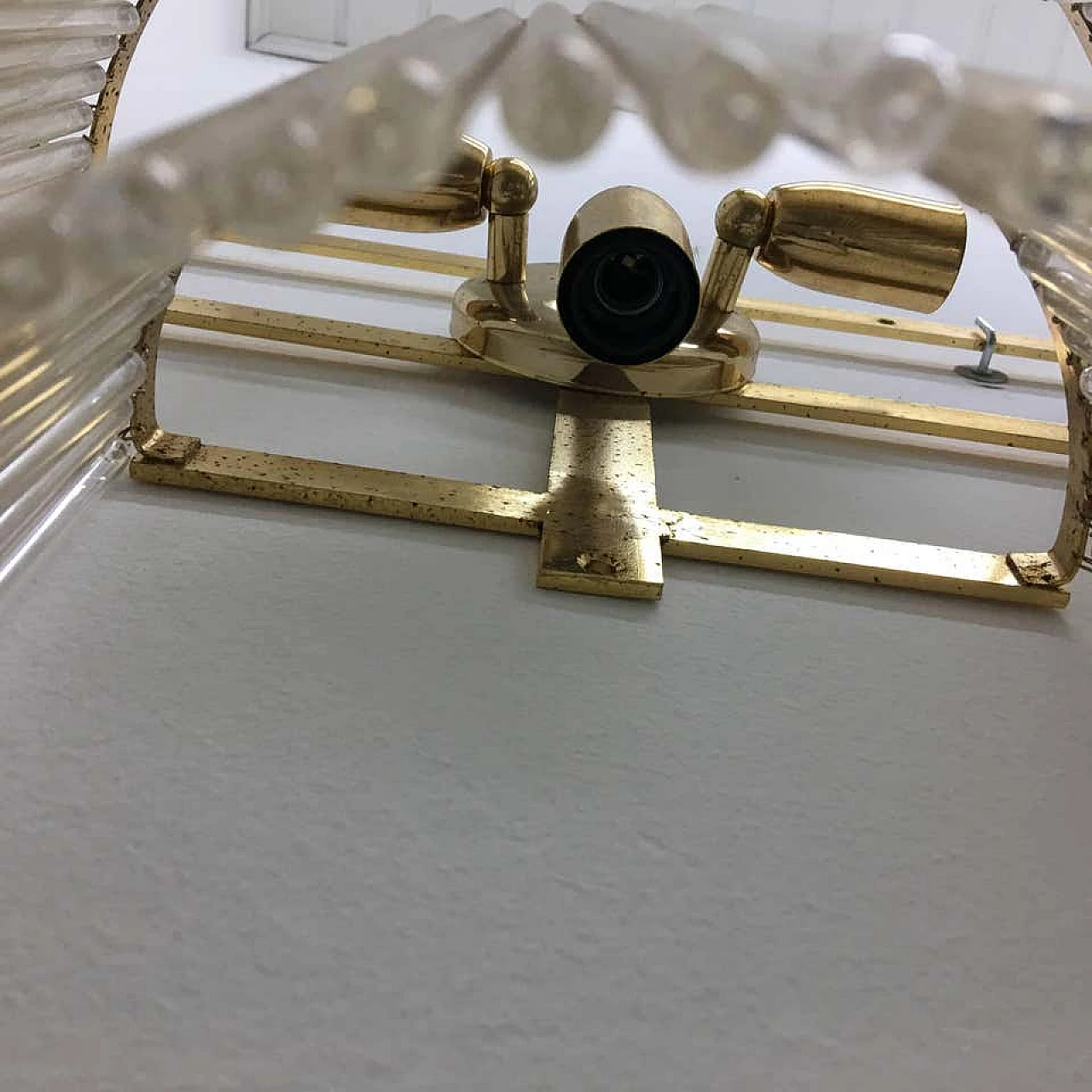 Grande lampada da parete in ottone e vetro, anni '50 1146627