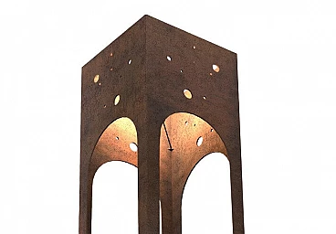 Lampada da terra Il Rifugio della Luna in acciaio corten color bronzo