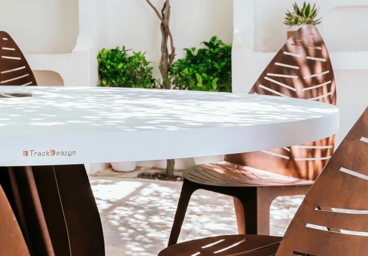 Iride table in corten 1147476