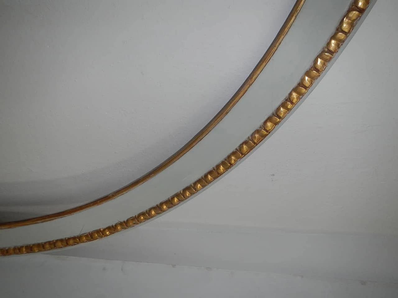 Arched frame in fir and poplar wood lacquered white, with gold leaf twist, 1920s 1148680