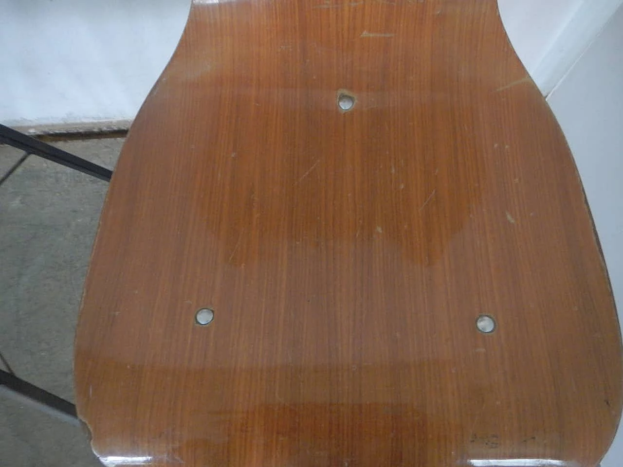 Coppia di sedie in legno curvato, anni '70 1149193