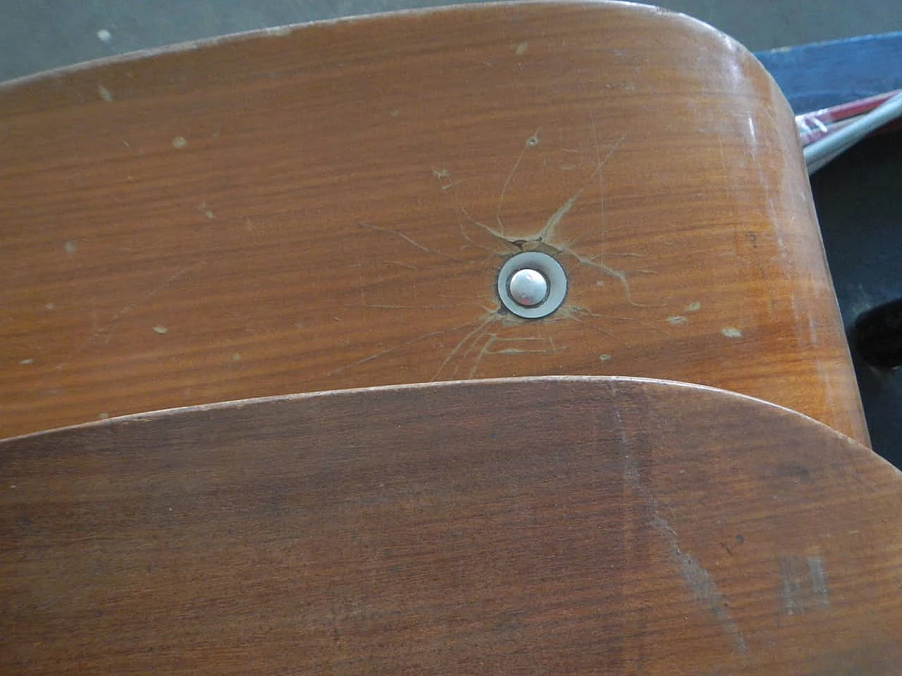 Coppia di sedie in legno curvato, anni '70 1149201