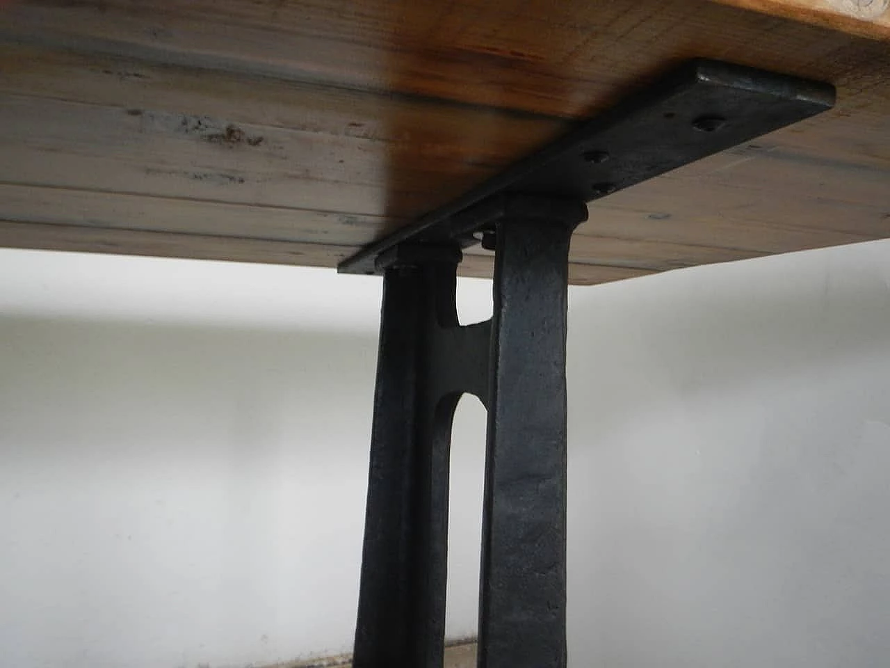 Tavolo industriale in legno e ferro, anni '70 1149210