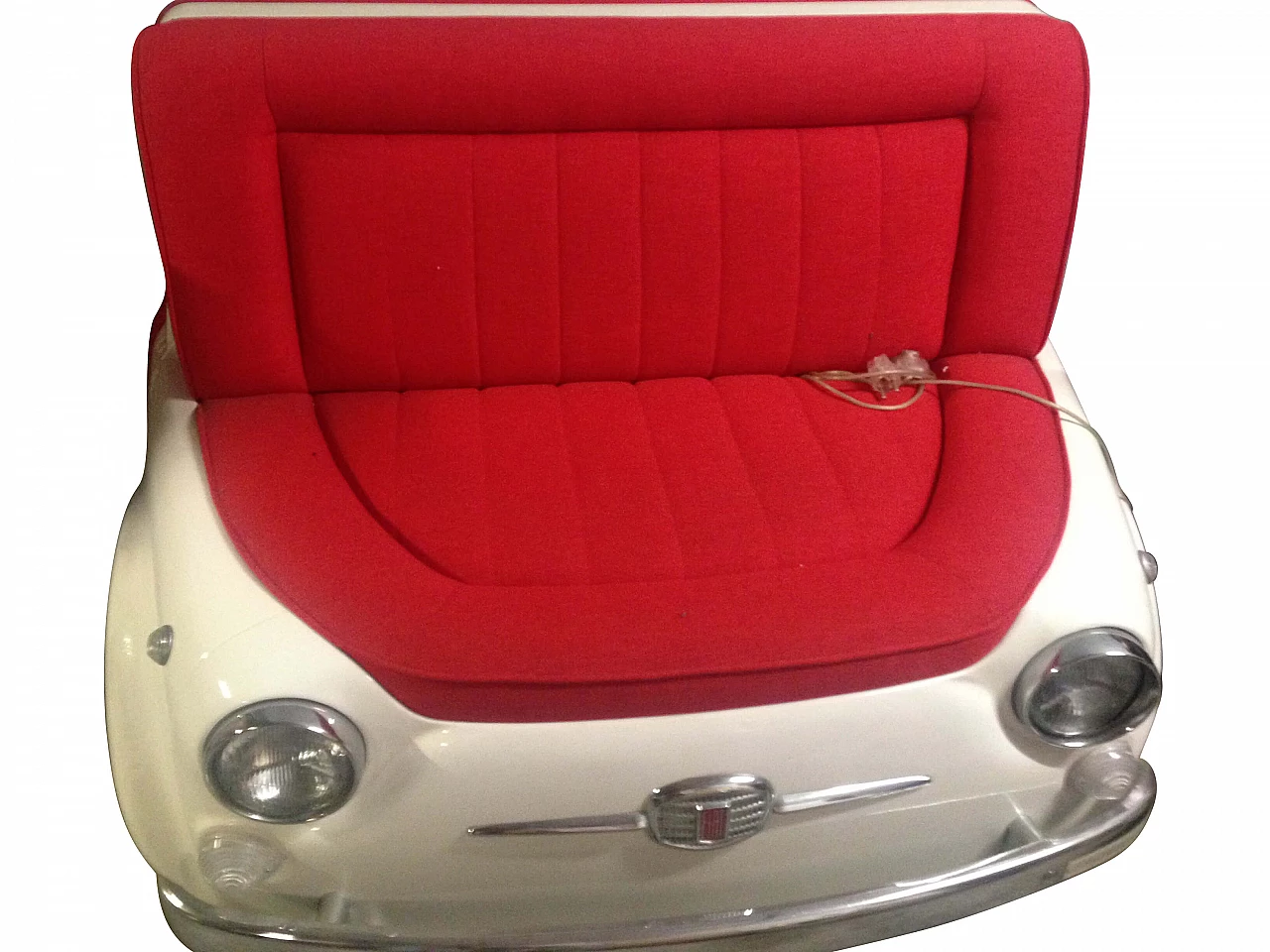 Divano rosso su Fiat 500, di Lapo Elkann per Meritalia 1149305