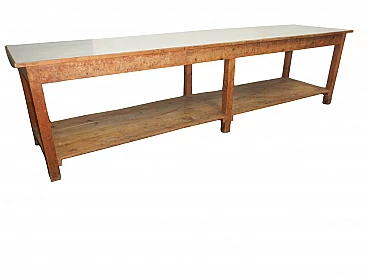 Grande tavolo da lavoro in abete con doppio piano, anni '70