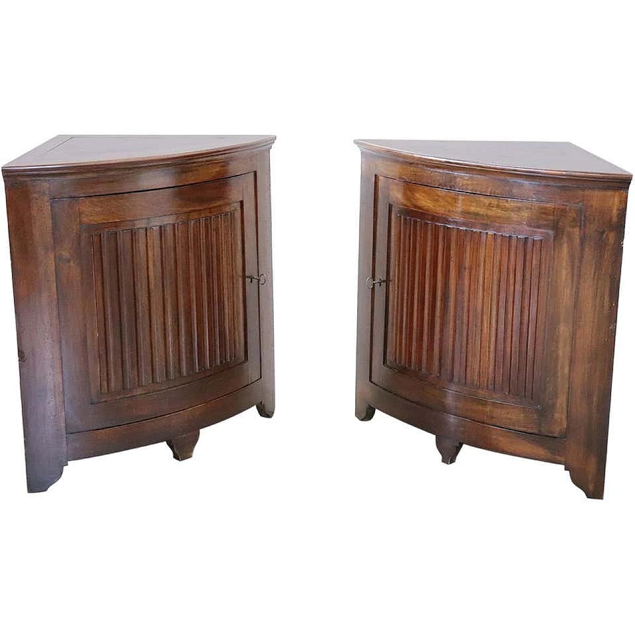 Rare pair of antique rounded walnut corners, XVII century 1151402