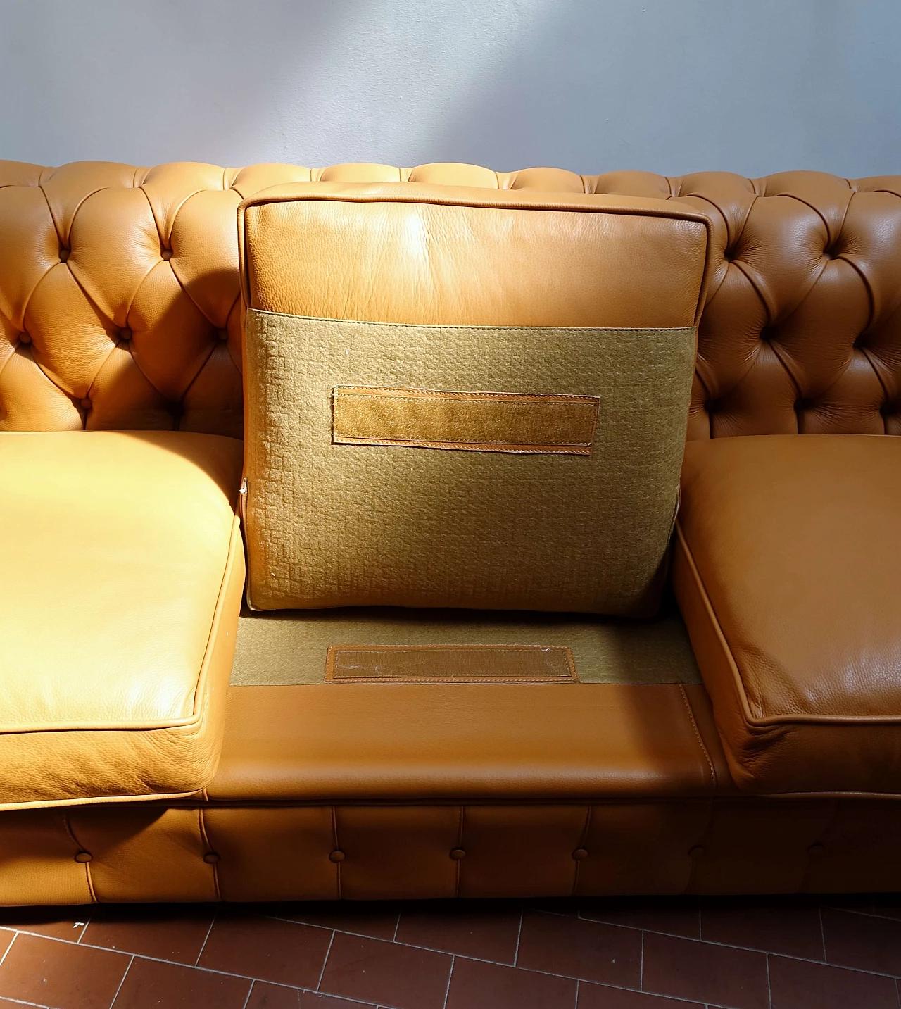 Chesterfield genuine leather sofa 1152038