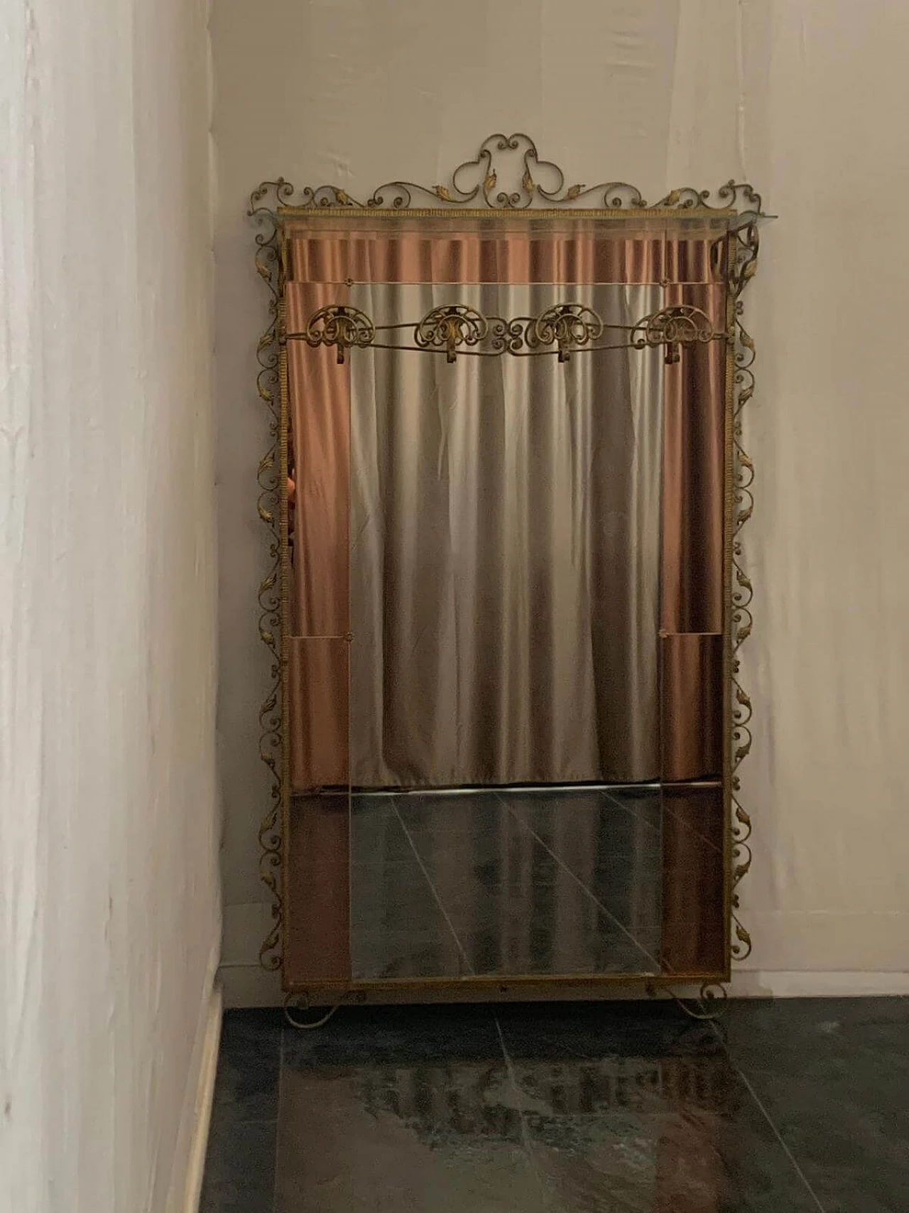 Appendiabiti con specchio e mensola in vetro e ferro battuto di Pierluigi Colli, anni '50 1152668