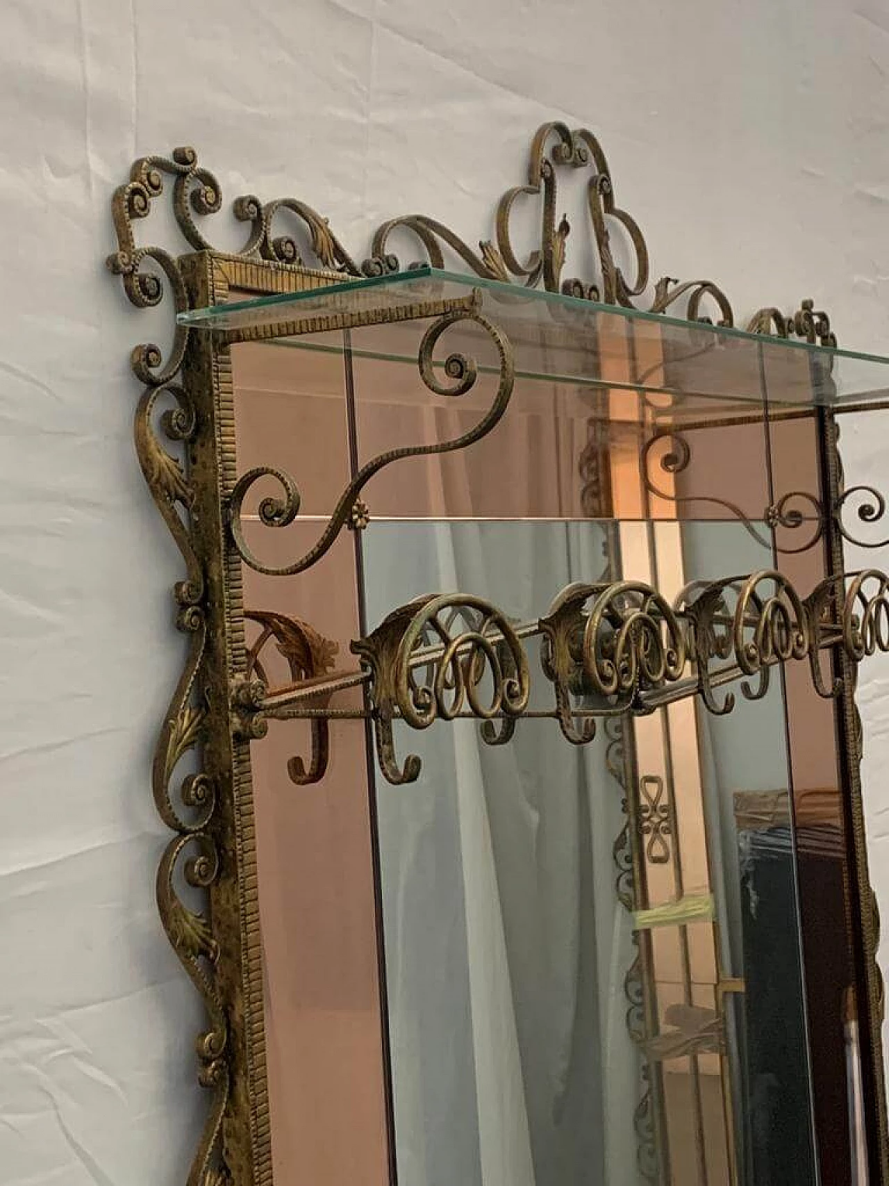 Appendiabiti con specchio e mensola in vetro e ferro battuto di Pierluigi Colli, anni '50 1152672