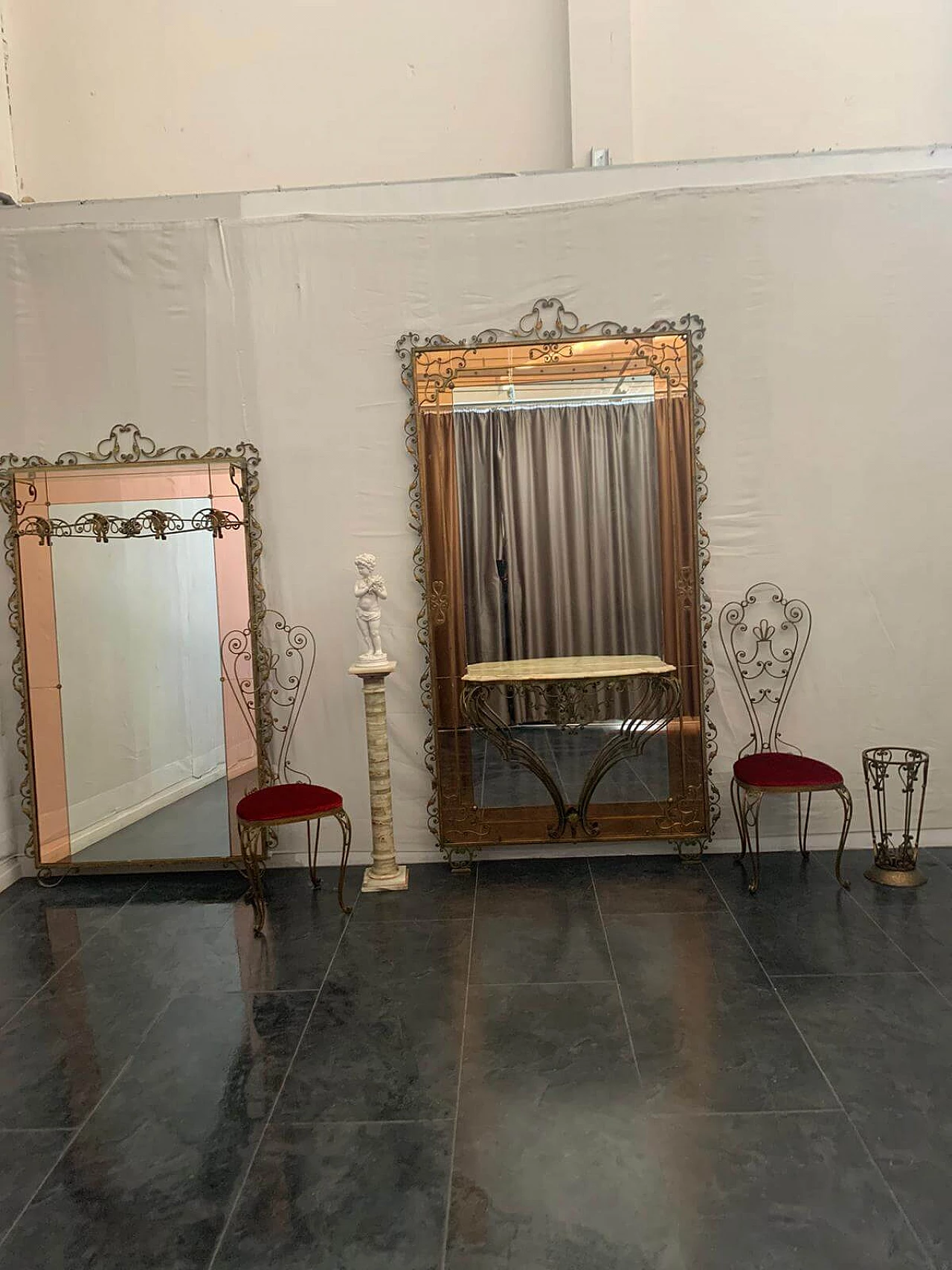 Appendiabiti con specchio e mensola in vetro e ferro battuto di Pierluigi Colli, anni '50 1152673