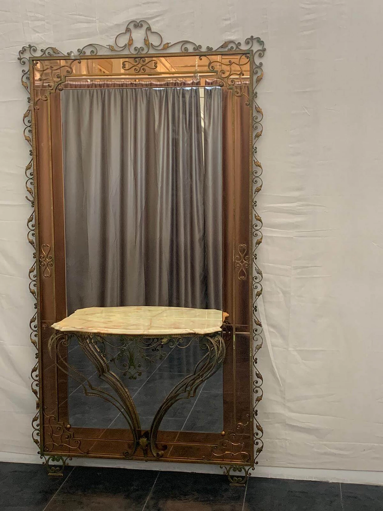 Tavolo da consolle in ferro battuto con schienale a specchio di Pierluigi Colli, anni '50 1152675