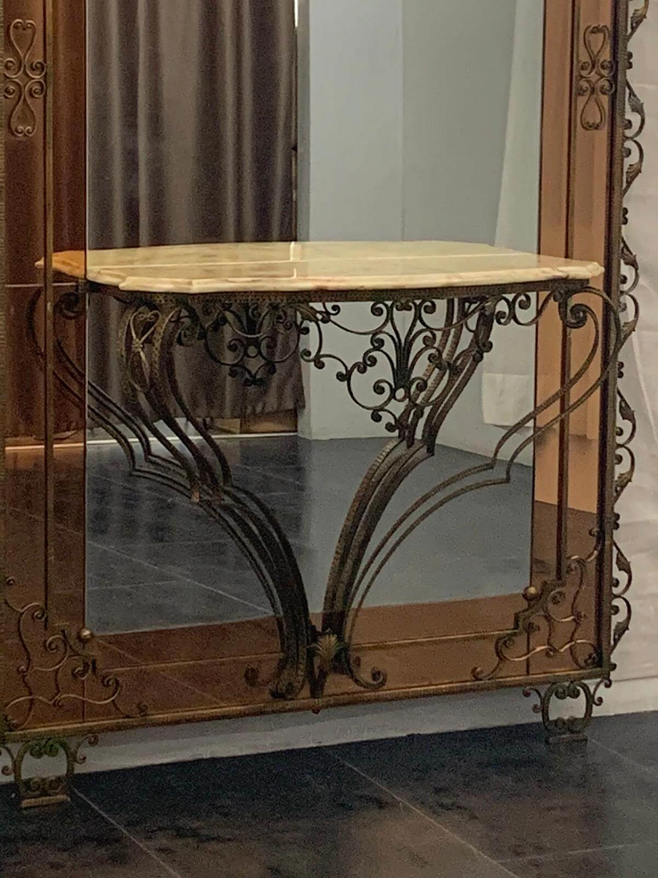 Tavolo da consolle in ferro battuto con schienale a specchio di Pierluigi Colli, anni '50 1152676