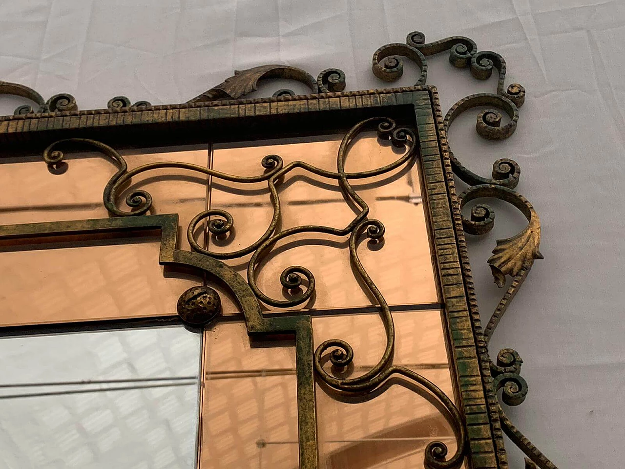 Tavolo da consolle in ferro battuto con schienale a specchio di Pierluigi Colli, anni '50 1152682
