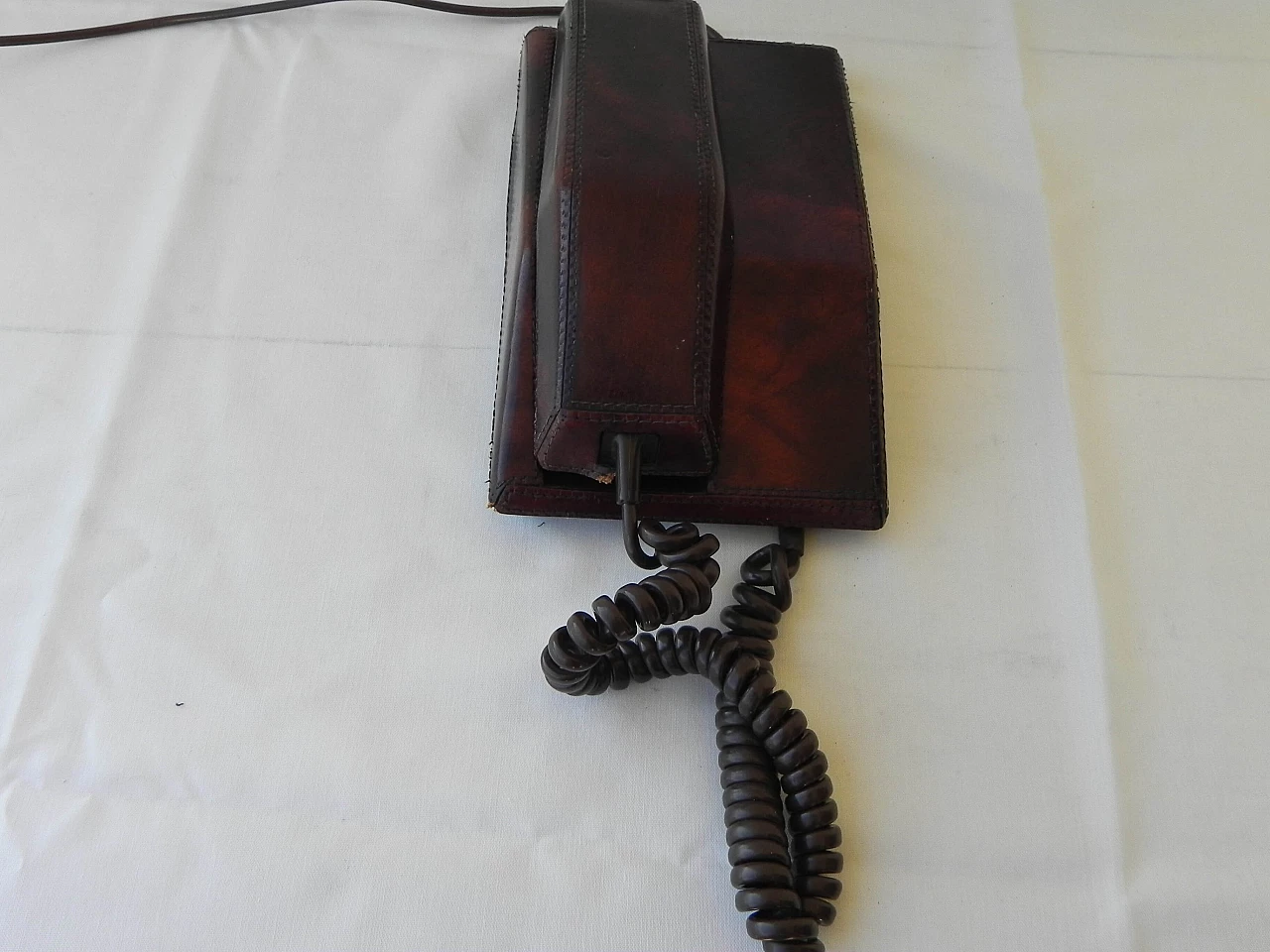 Contempora phone covered in leather, 70s 1154045
