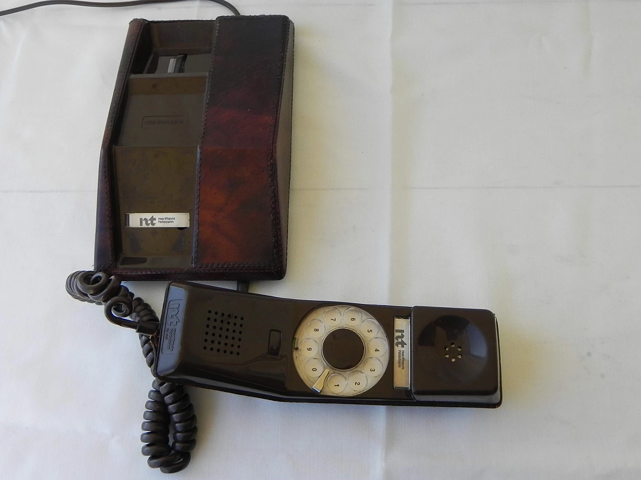 Telefono Contempora rivestito in cuoio, anni '70 1154050