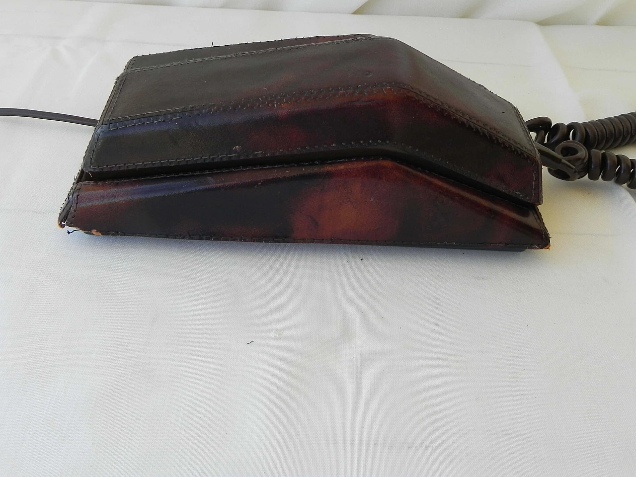 Contempora phone covered in leather, 70s 1154052