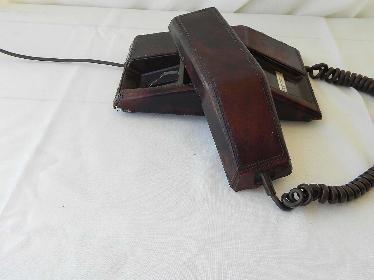Contempora phone covered in leather, 70s 1154053