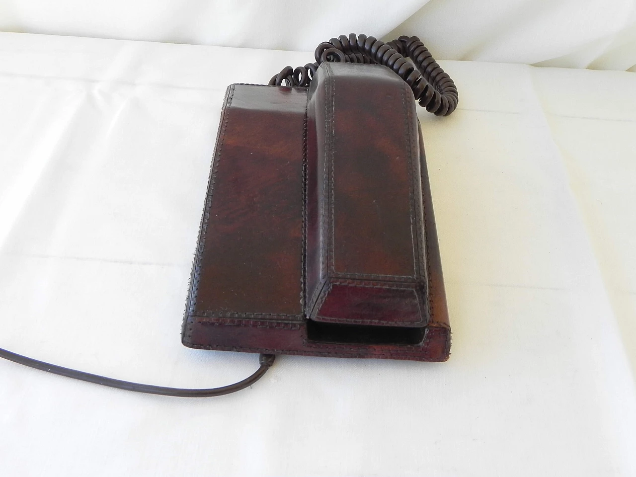 Contempora phone covered in leather, 70s 1154055
