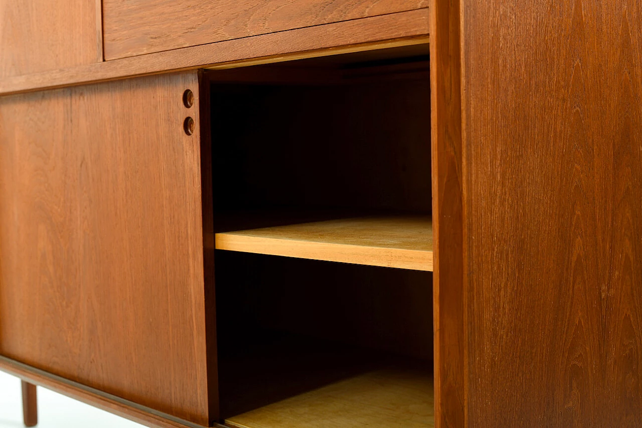 Credenza danese in teak con angolo bar, anni '50 1156437