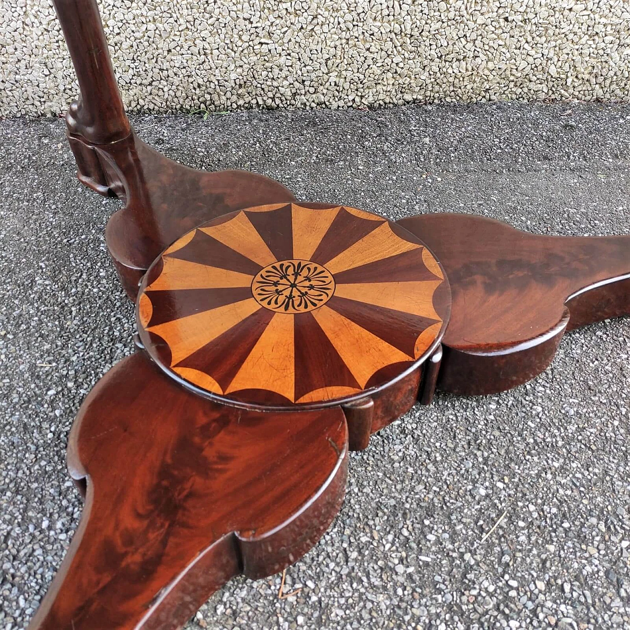 Sicilian table Empire period in mahogany feather, beginning of 19th century 1157790