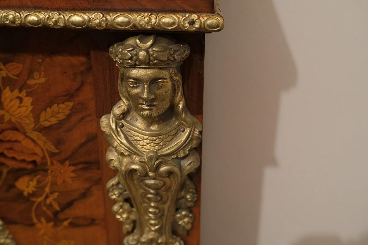 Vetrina Inglese in radica di noce, metà dell'800 1158097