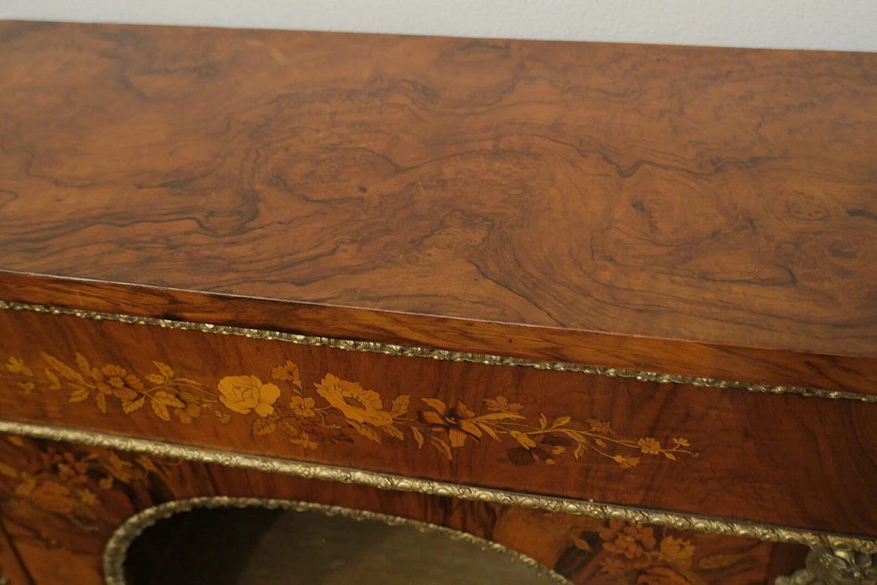 Vetrina Inglese in radica di noce, metà dell'800 1158099