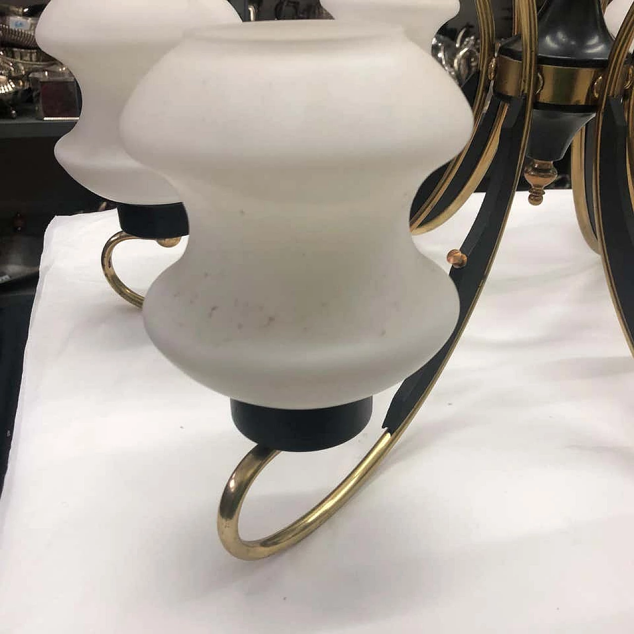 Lampadario da soffitto d'ispirazione Stilnovo in legno ebanizzato e ottone, anni '50 1159420