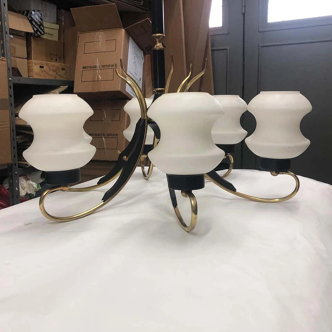 Lampadario da soffitto d'ispirazione Stilnovo in legno ebanizzato e ottone, anni '50 1159426