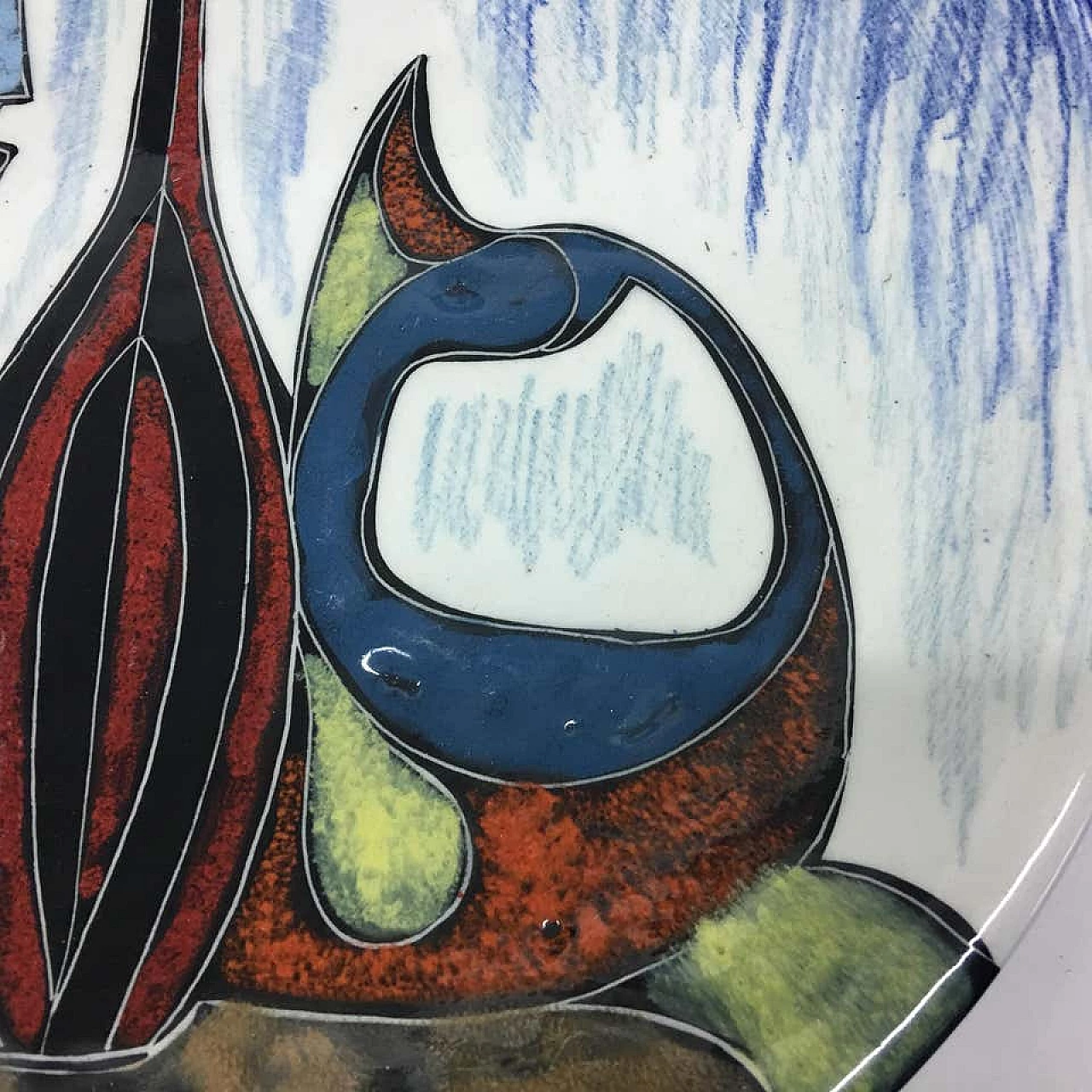 Coppia di piatti artistici in ceramica policroma, anni '60 1159621