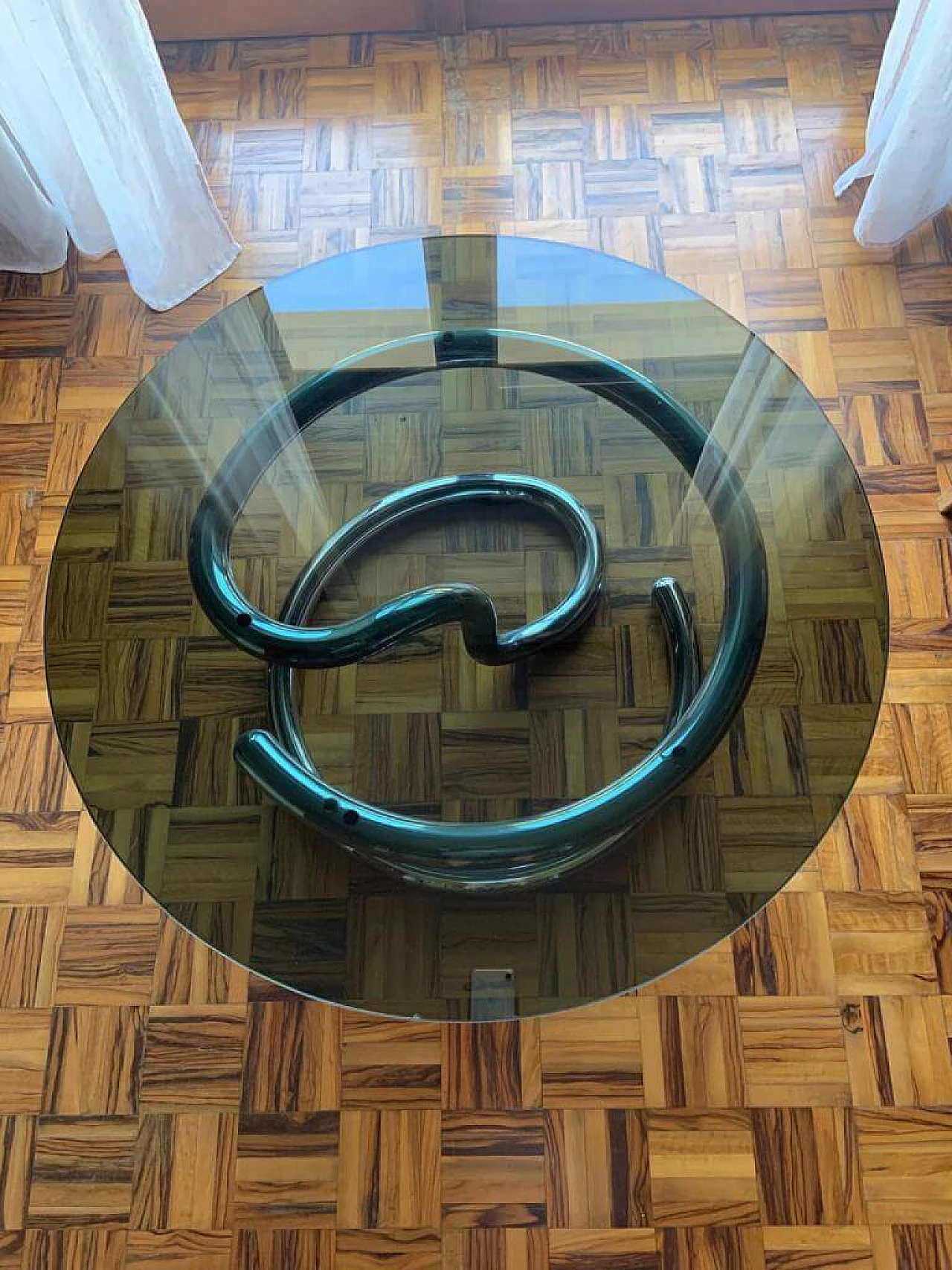 Round coffee table with steel leg and smoked crystal top, 70s 1160429