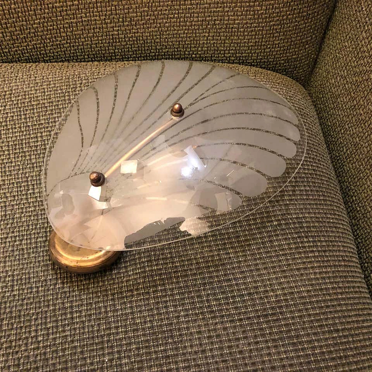 1 applique Art Déco in ottone e vetro a conchiglia, anni '30 1161150