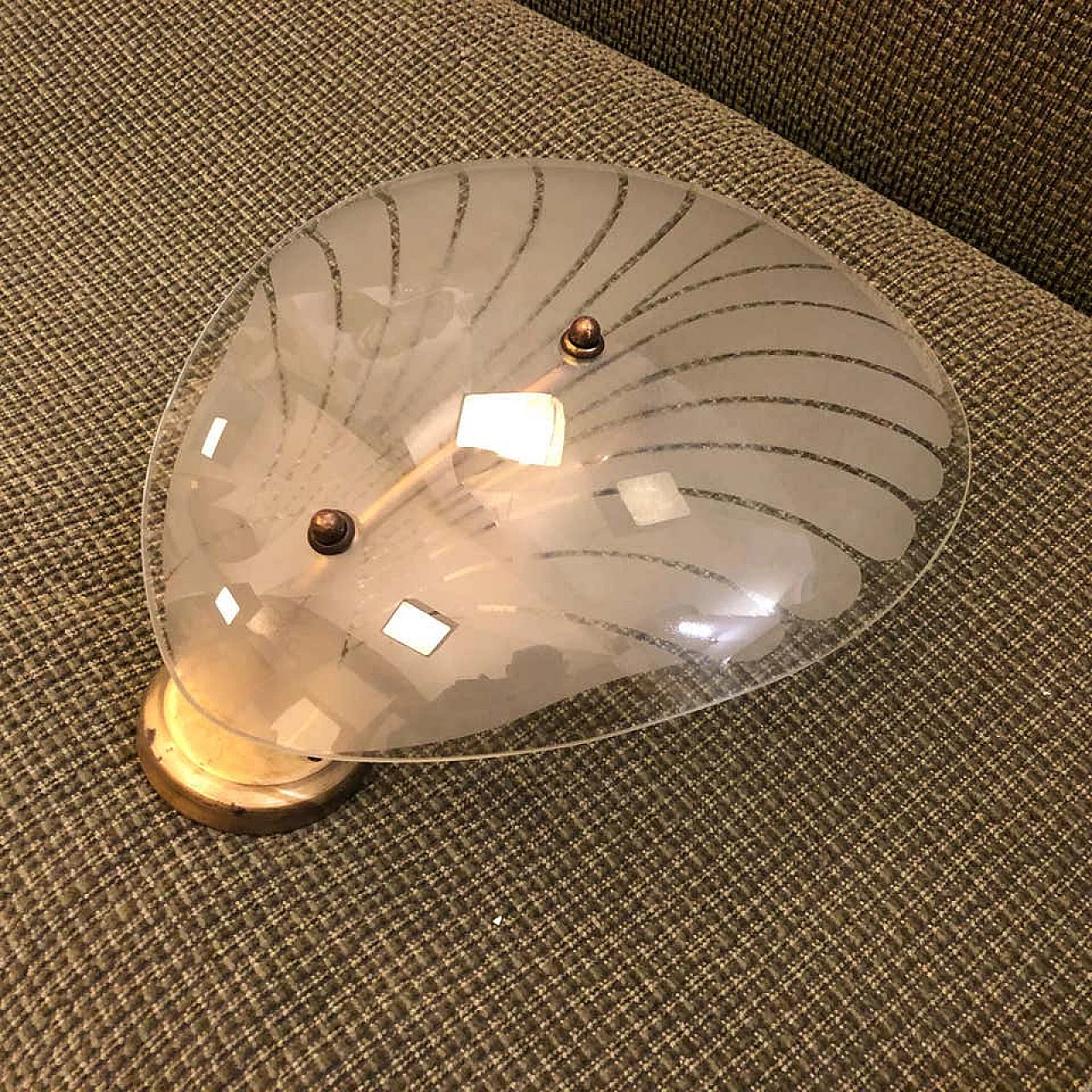 1 applique Art Déco in ottone e vetro a conchiglia, anni '30 1161152