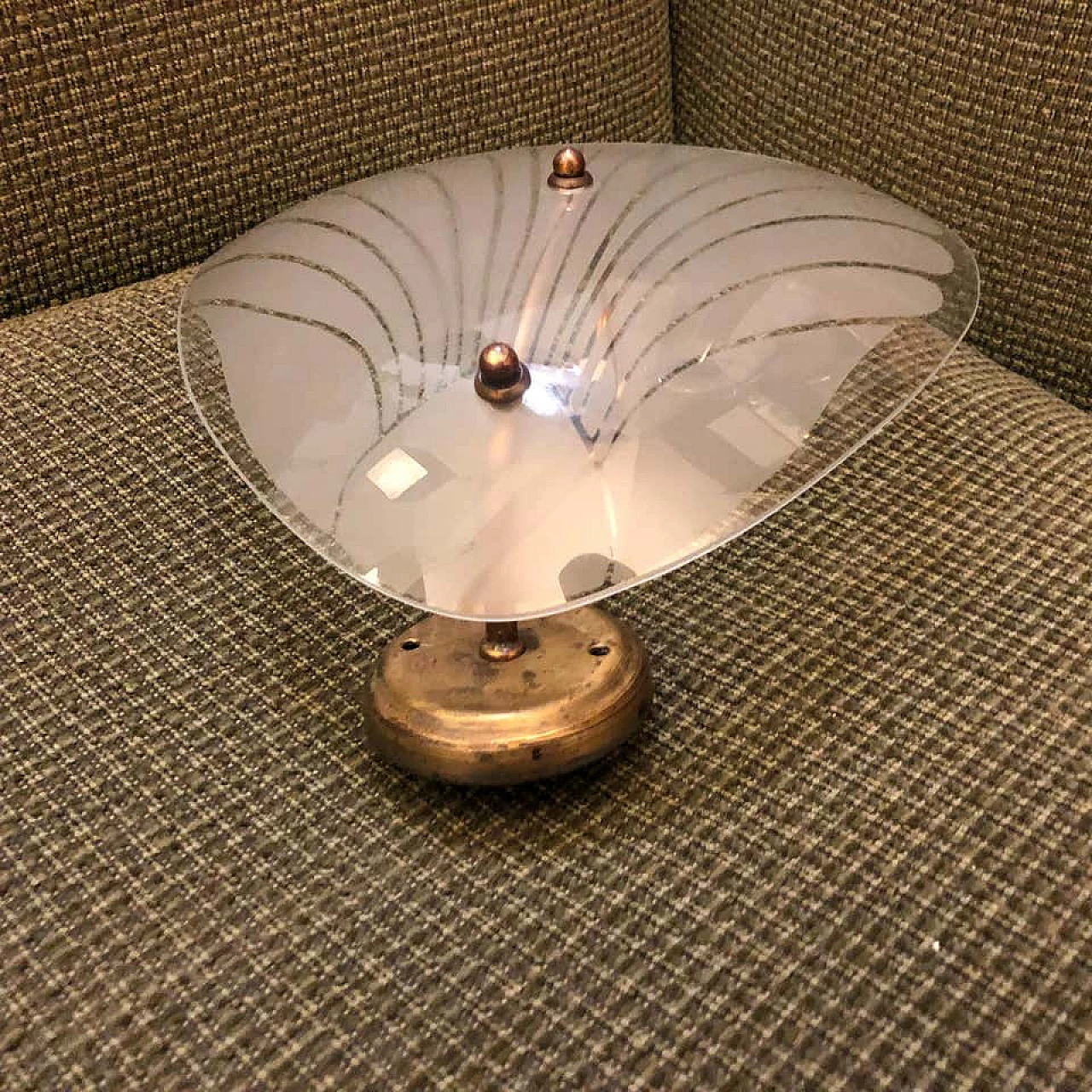 1 applique Art Déco in ottone e vetro a conchiglia, anni '30 1161155