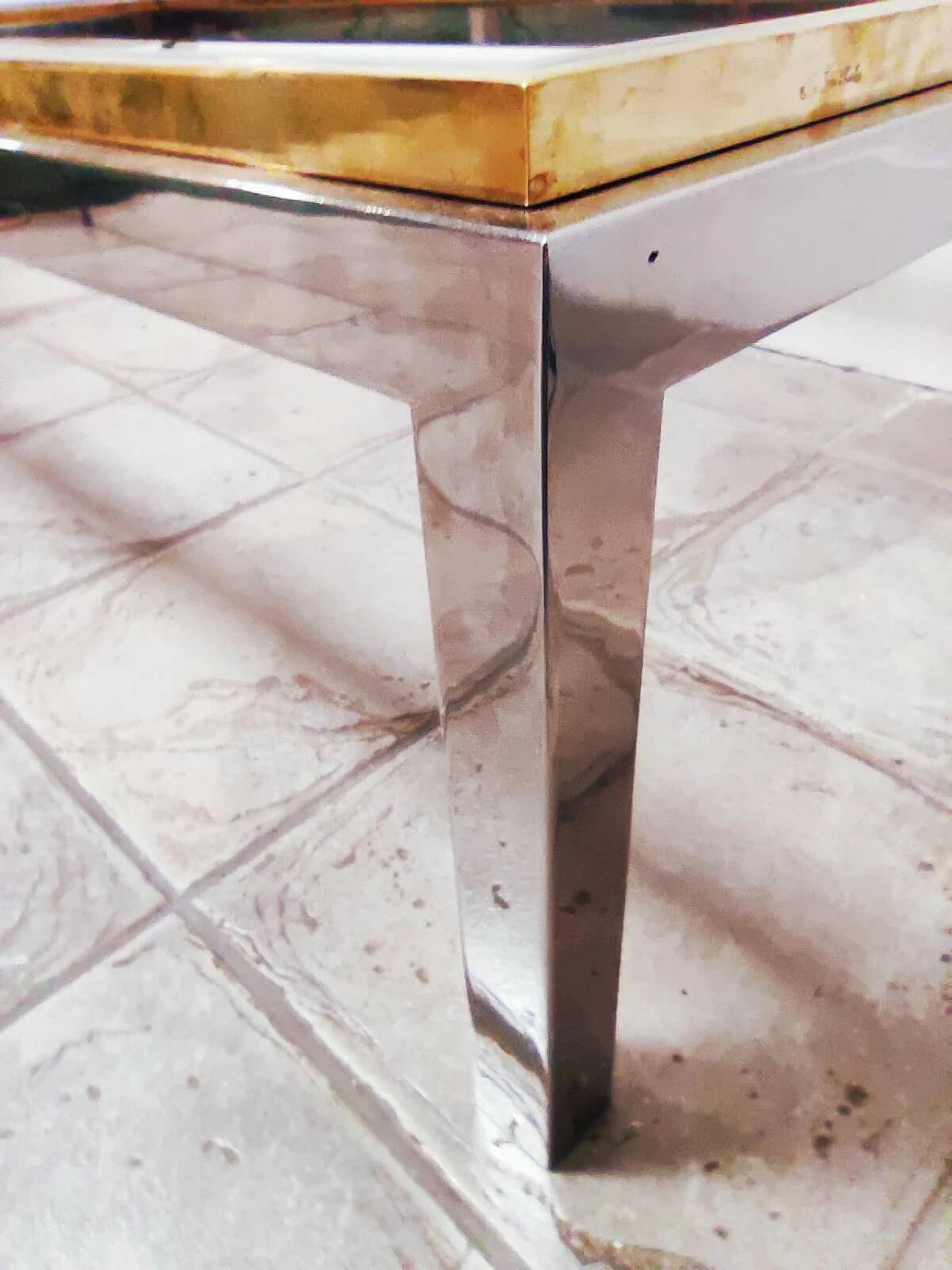 Tavolino in acciaio e ottone con vetro trasparente, di Jean Charles 1162448