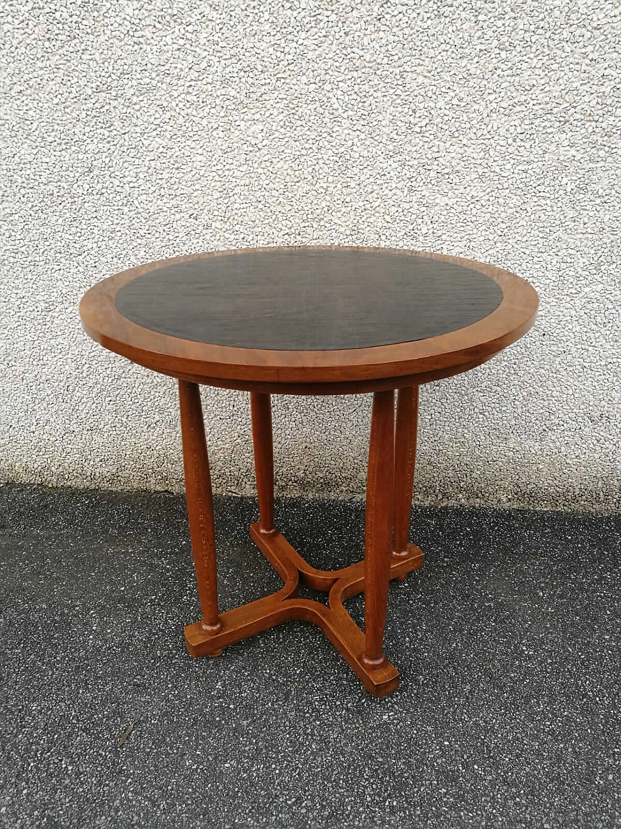 Coffee table in beech wood and top in Thonet leather, end of 19th century 1162647