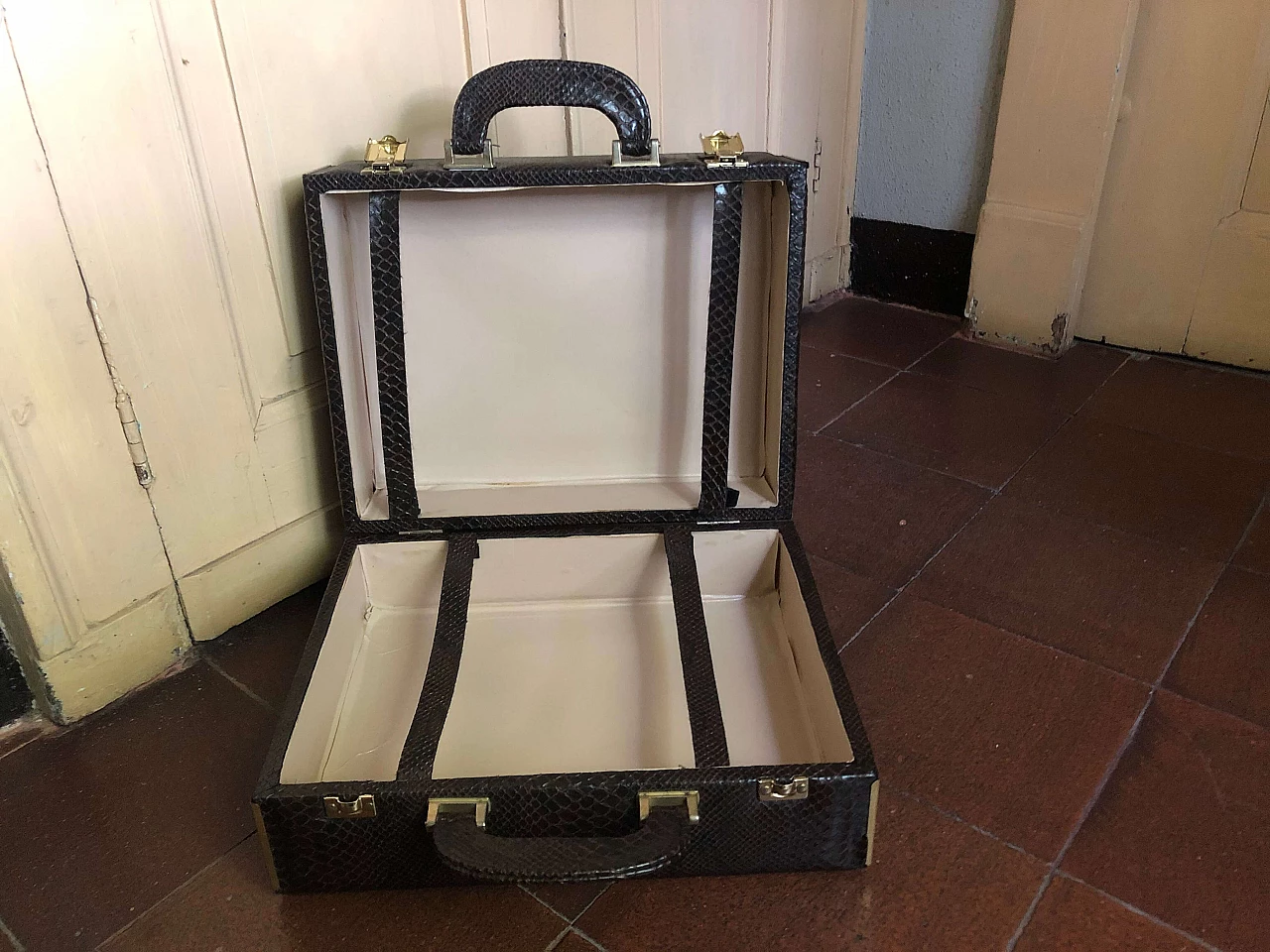Reptile briefcase, 80's 1162929