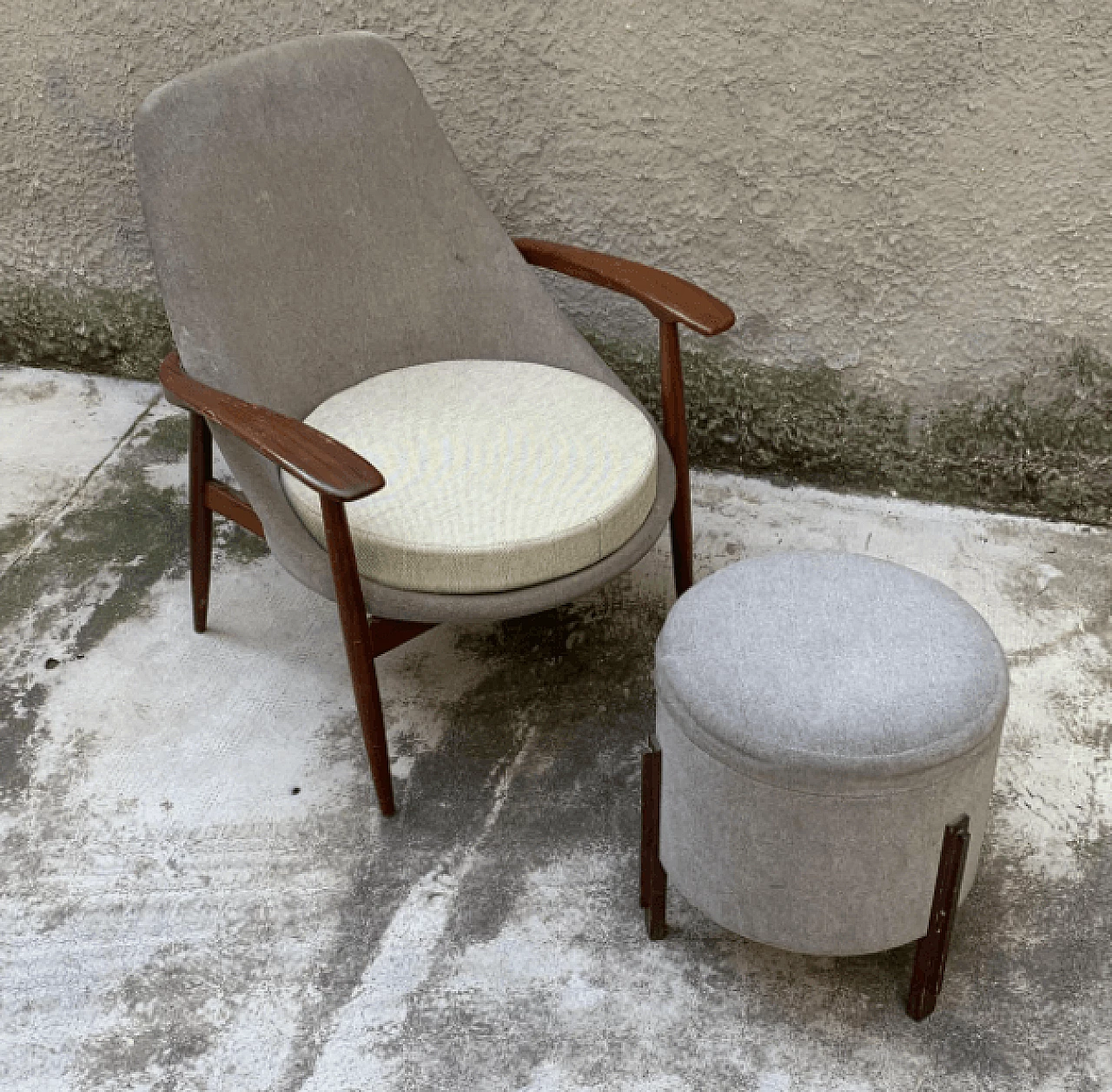 Italian armchair and pouf by Fratelli Marelli for Framar, 50's 1162943
