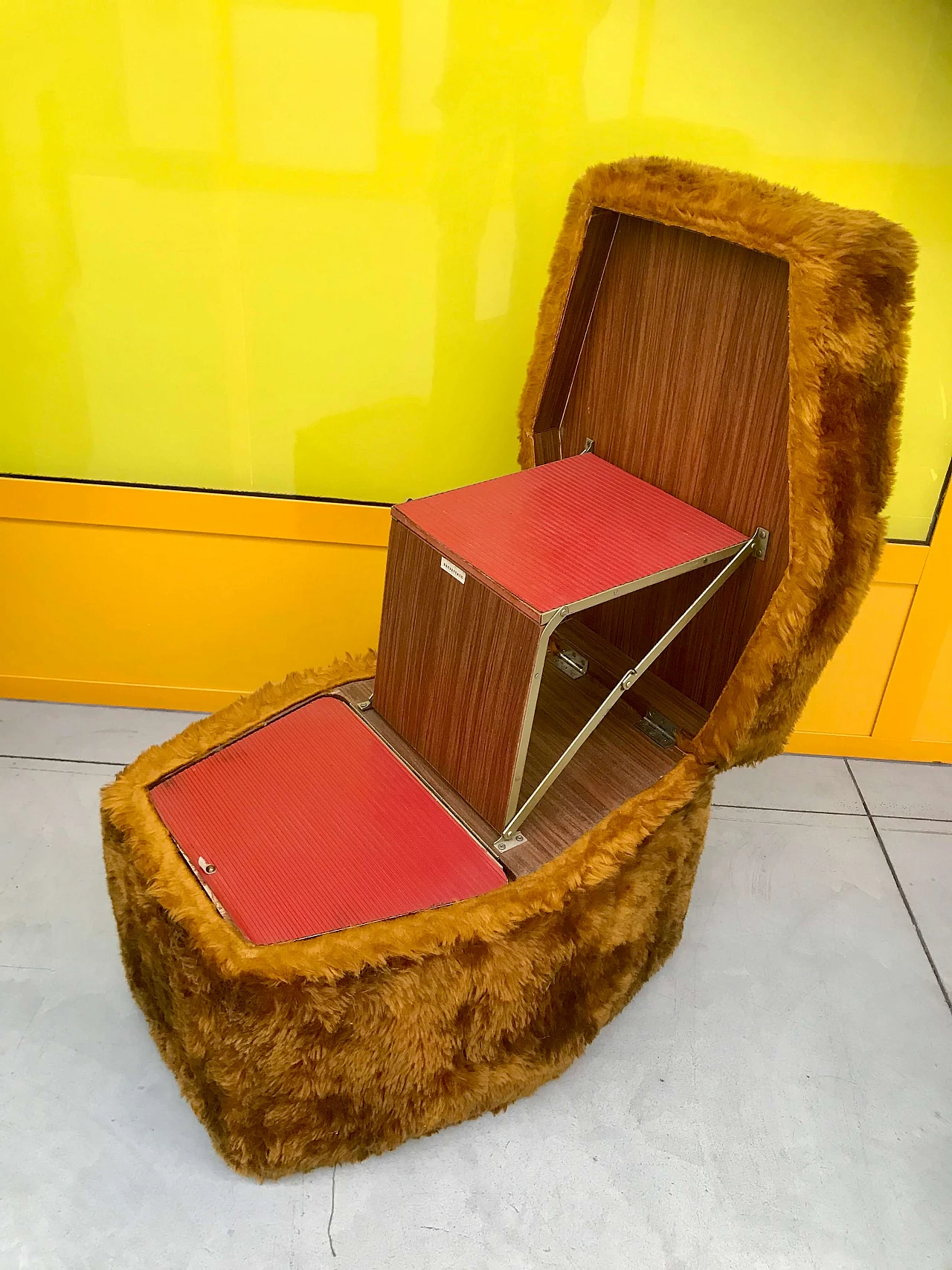 Pouf multifunzionale in pelo di floccato con contenitore e scala interna, anni’70 1163673