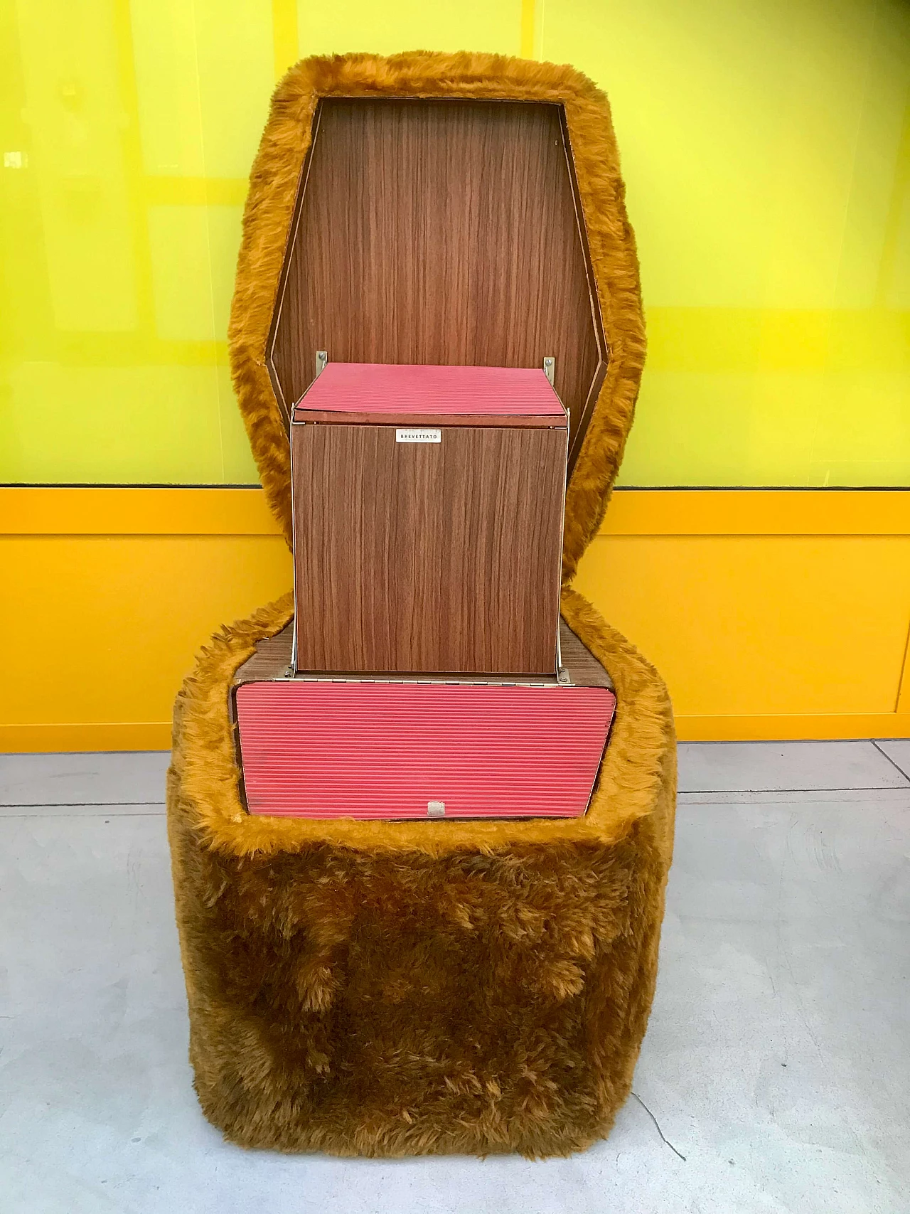 Pouf multifunzionale in pelo di floccato con contenitore e scala interna, anni’70 1163675