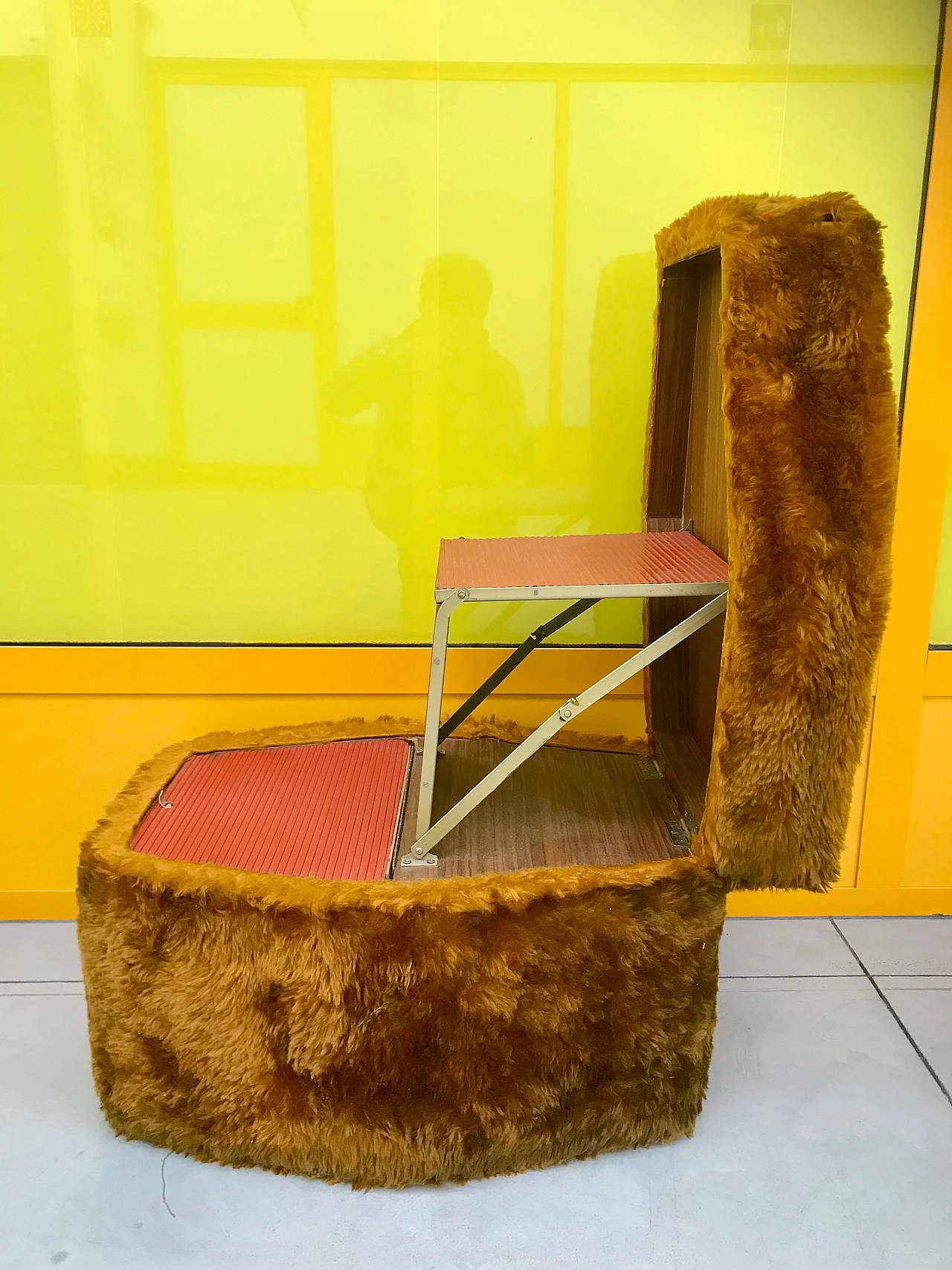 Pouf multifunzionale in pelo di floccato con contenitore e scala interna, anni’70 1163676