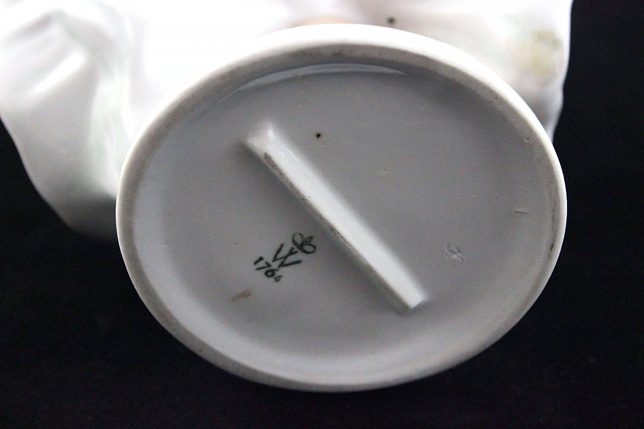 Scultura in porcellana raffigurante una donna di Schaubach, anni '50 1164566