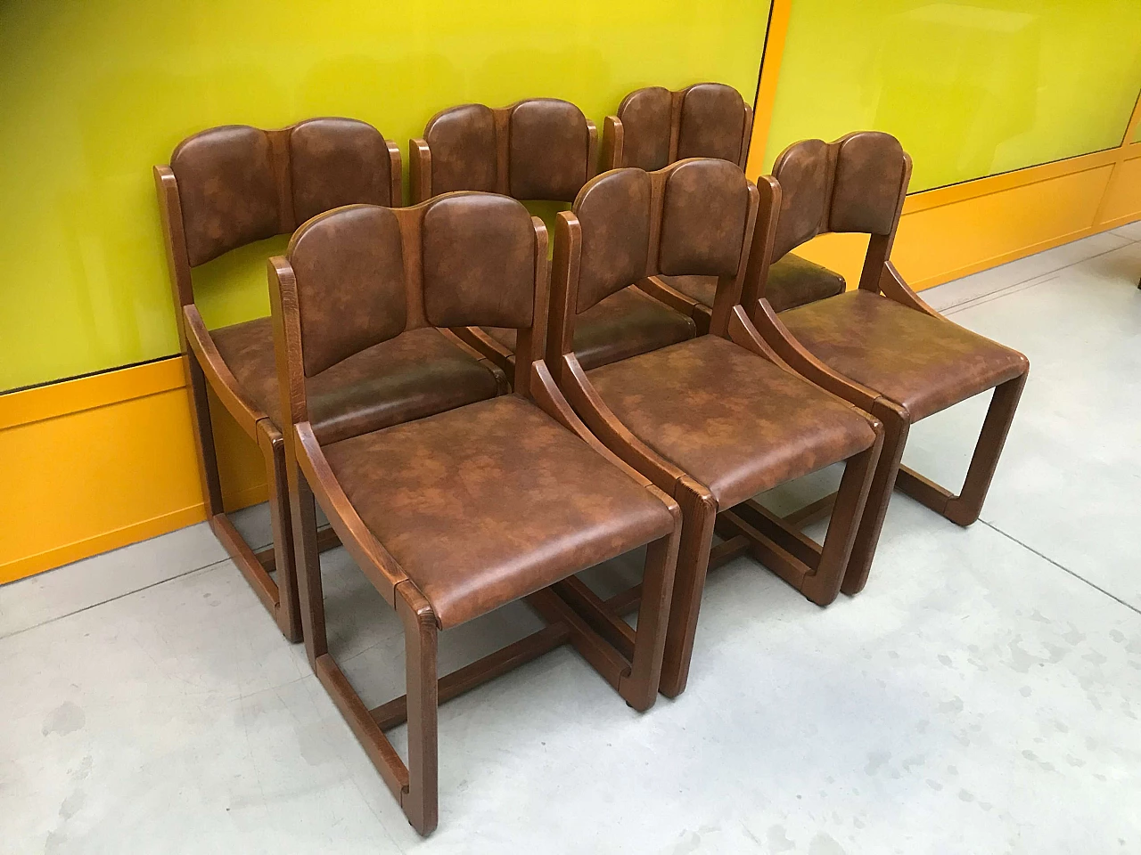 Set of 6 multifaceted chairs in curved wood and faux leather, 60s 1164622