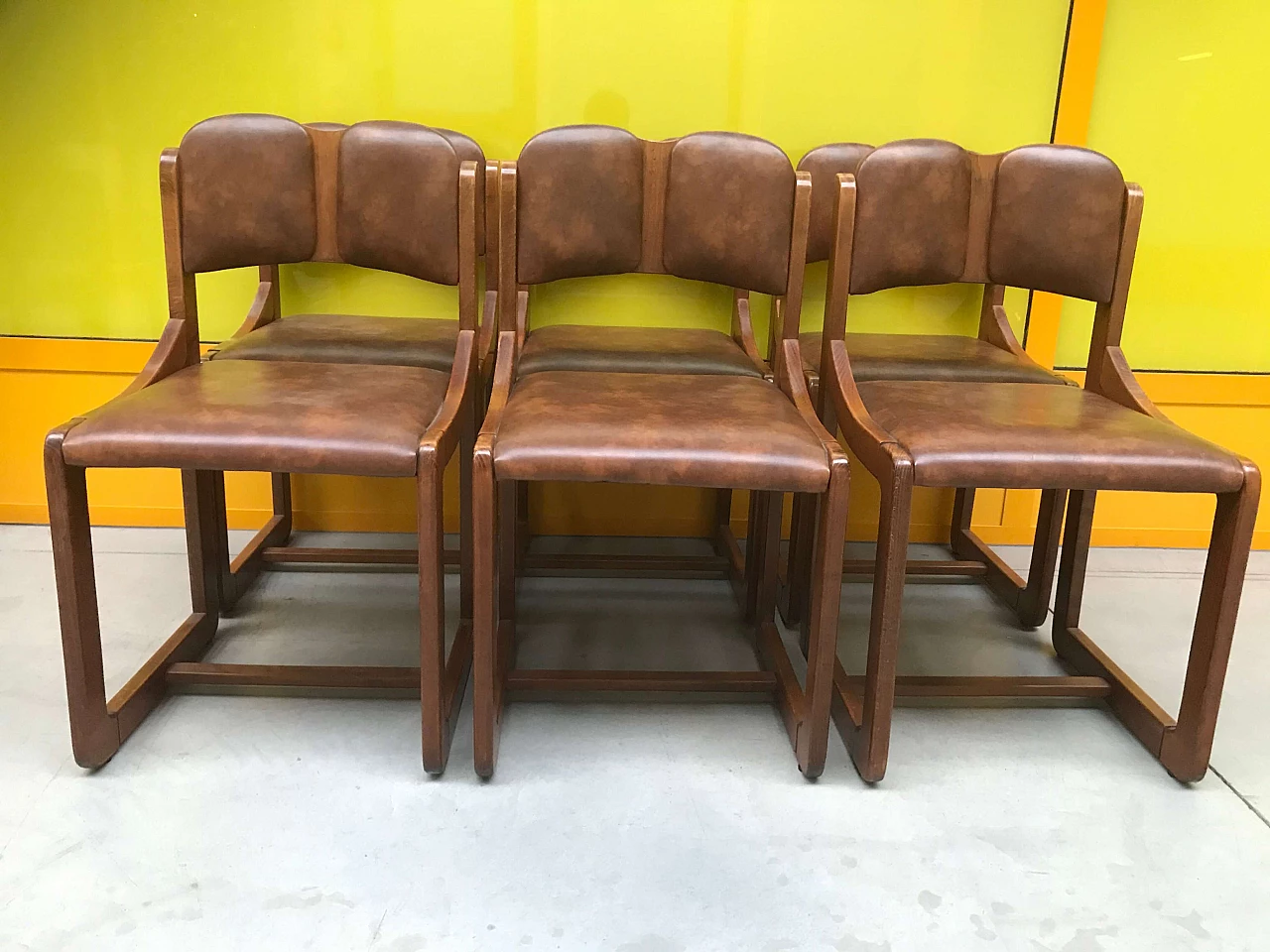 Set of 6 multifaceted chairs in curved wood and faux leather, 60s 1164623