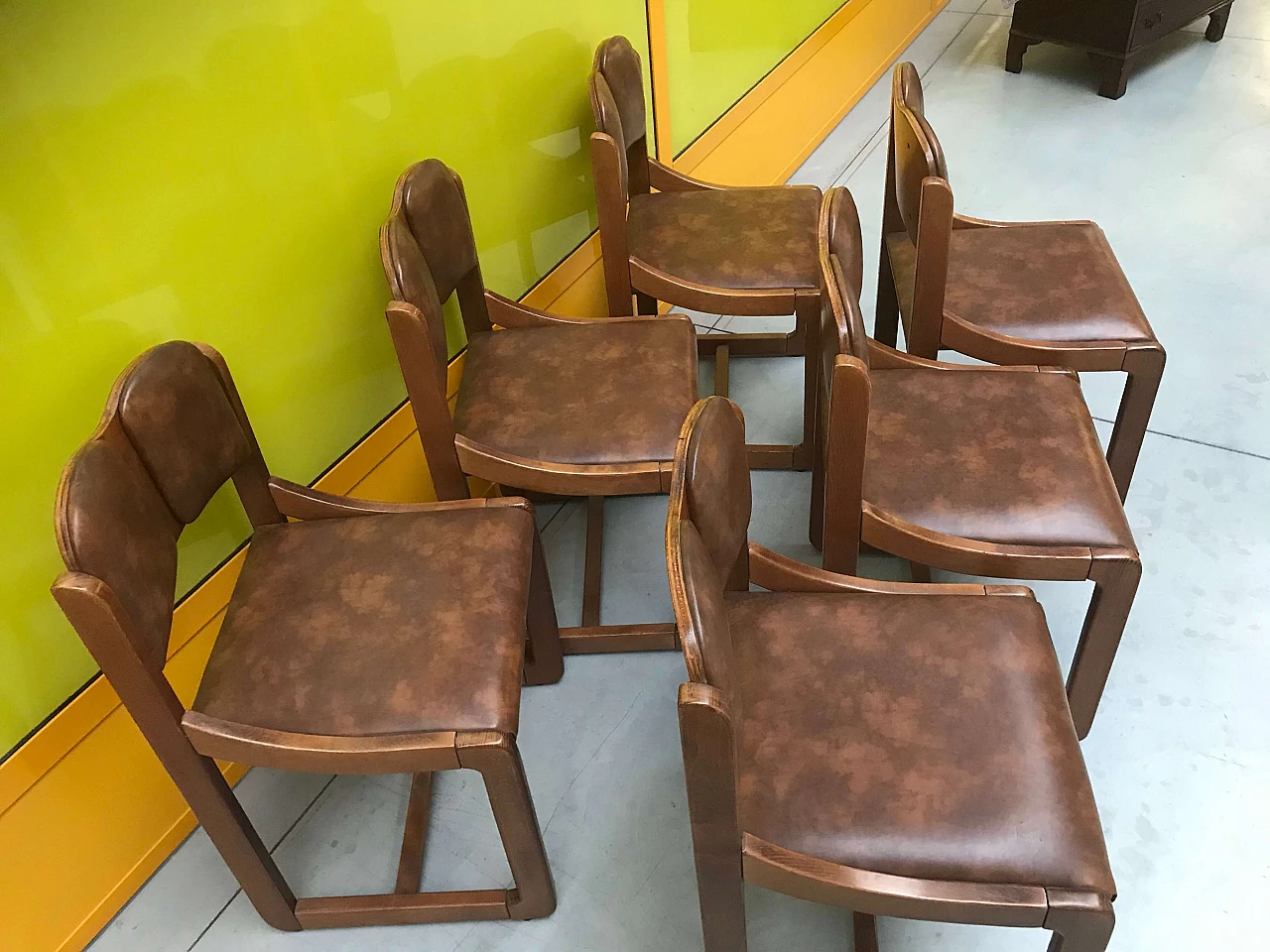 Set of 6 multifaceted chairs in curved wood and faux leather, 60s 1164625