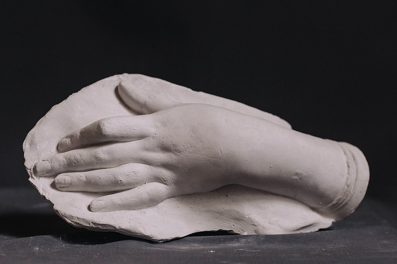 Mano femminile in gesso 1164654